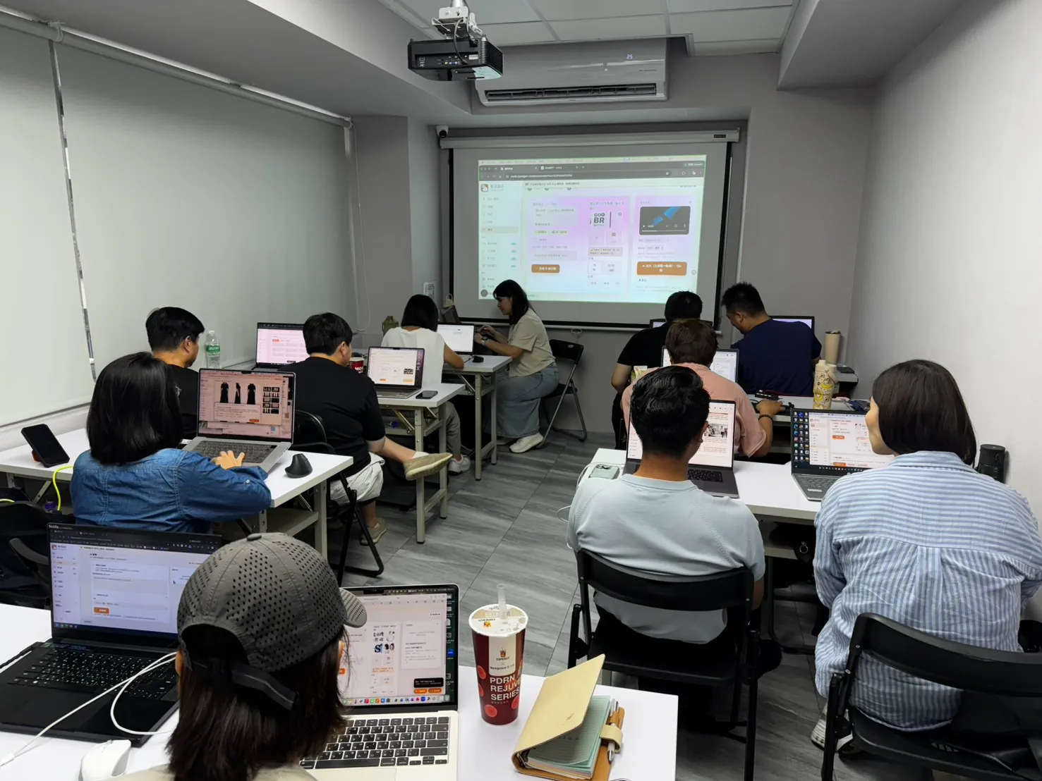 慈惠帶領 AI 動畫實戰課程，滿班學員實作
